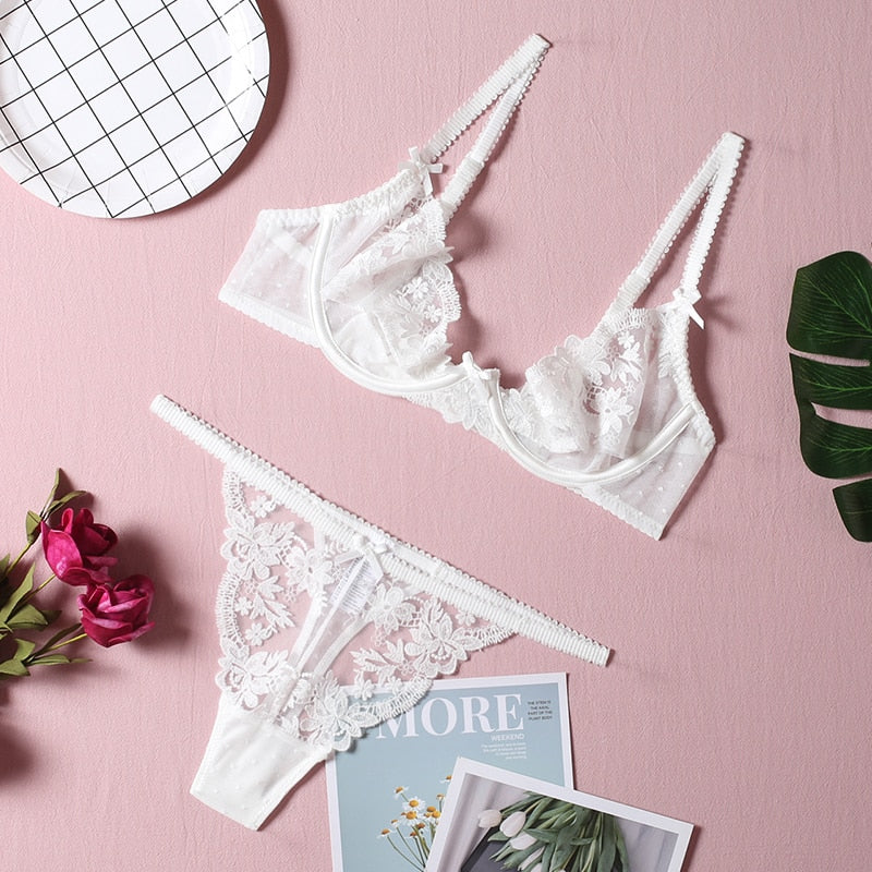 Dessous French Embroider Set - Reverse Beauty
