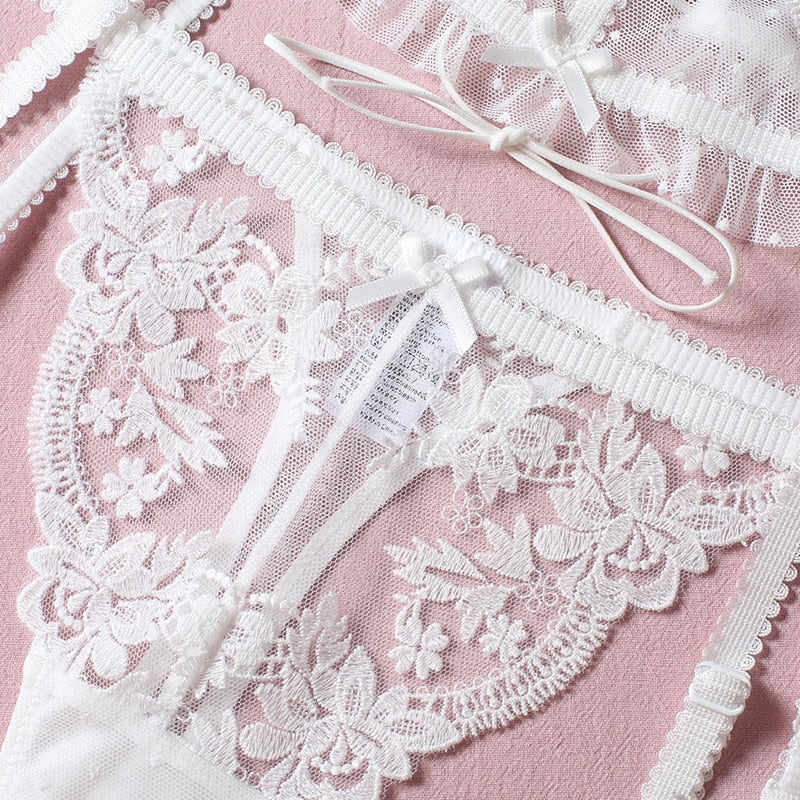 Dessous French Embroider Set - Reverse Beauty